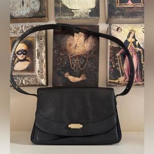 Vintage Black Structured‎ Handbag – Classic Lizard-Textured Gold Clasp